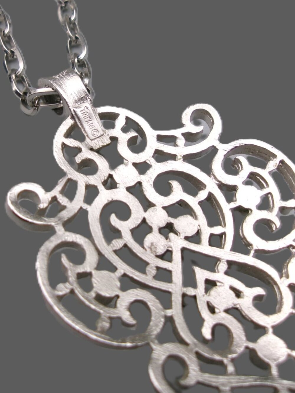 Crown Trifari Silver Filigree Scrolls Pendant Necklace, Vintage Designer - Picture 5 of 7